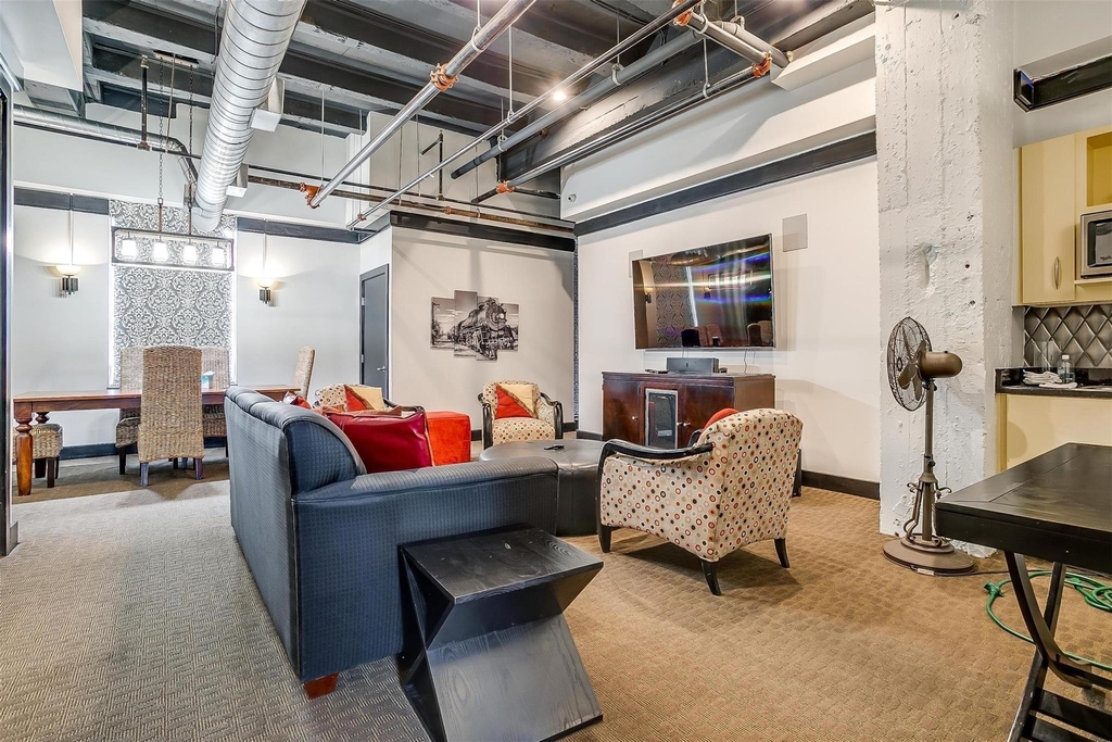 221 W Lancaster Avenue - Photo 7