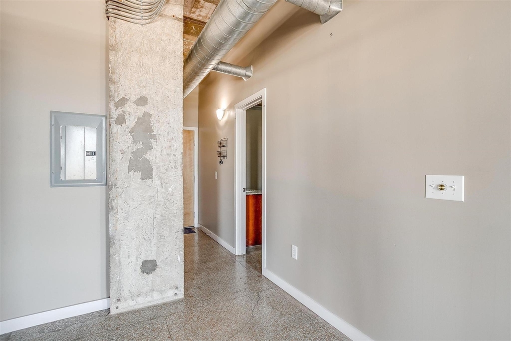 221 W Lancaster Avenue - Photo 13