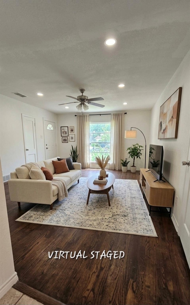 2911 Hedgerow Drive - Photo 3