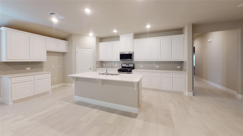 1420 Elizabeth Street - Photo 4