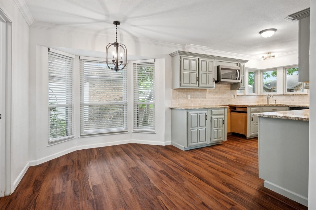 5502 Coronado Drive - Photo 10