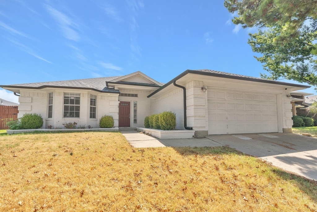 691 N Montana Court - Photo 0