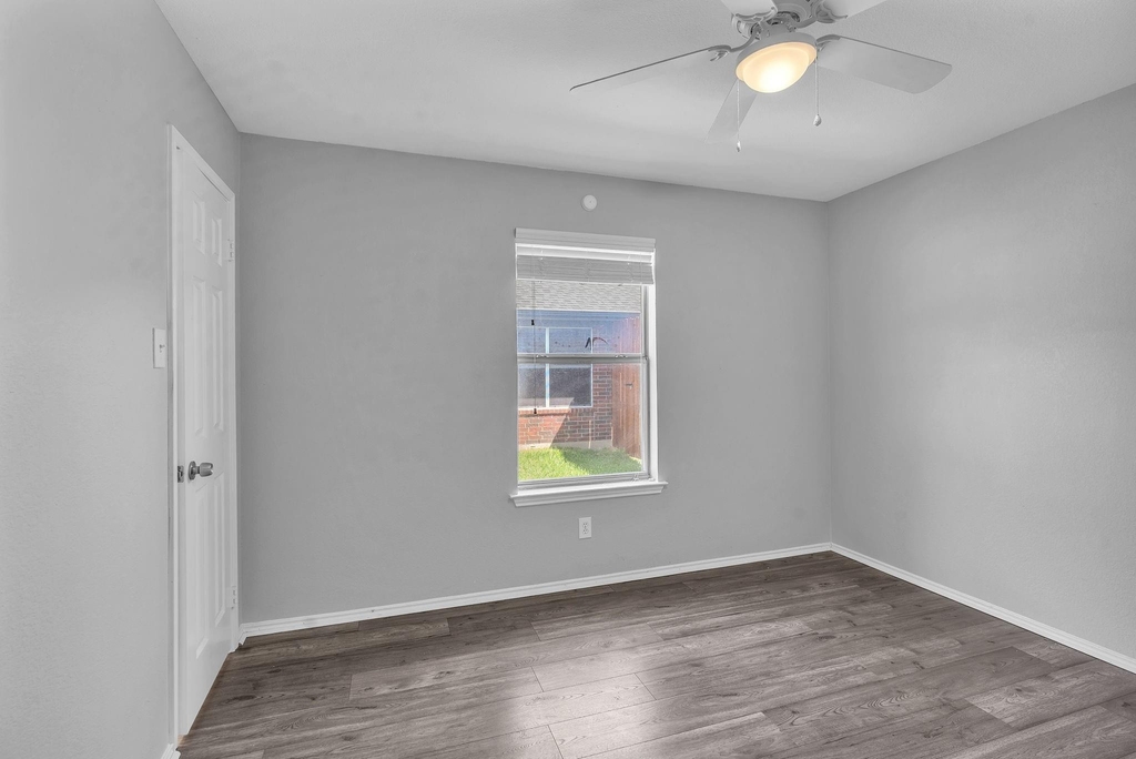 691 N Montana Court - Photo 15