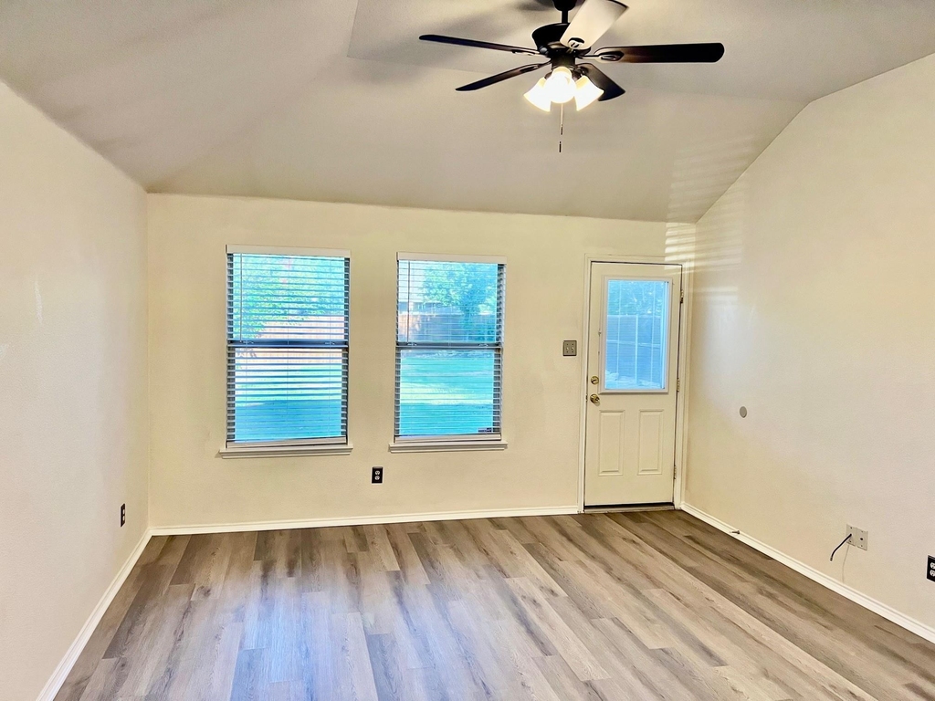 11617 Bobcat Drive - Photo 8