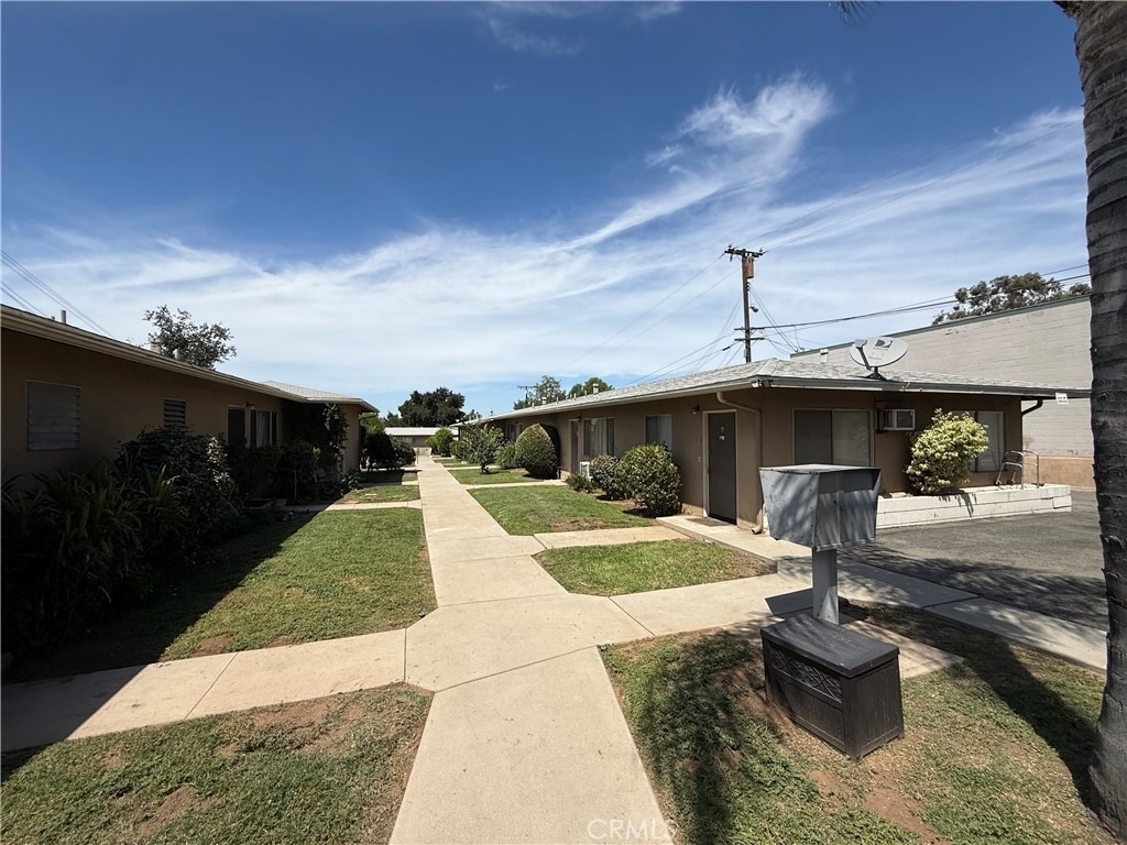 12784 California - Photo 1