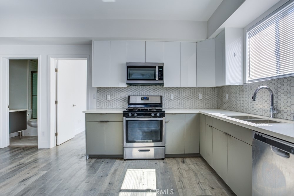 11637 1/2 Burbank Blvd - Photo 13