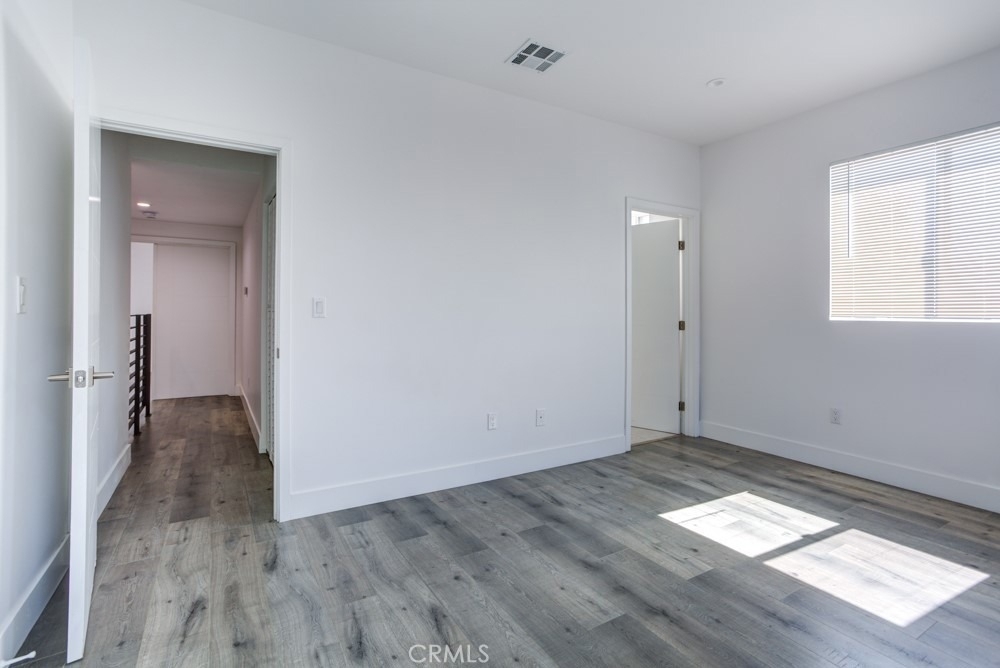 11637 1/2 Burbank Blvd - Photo 25