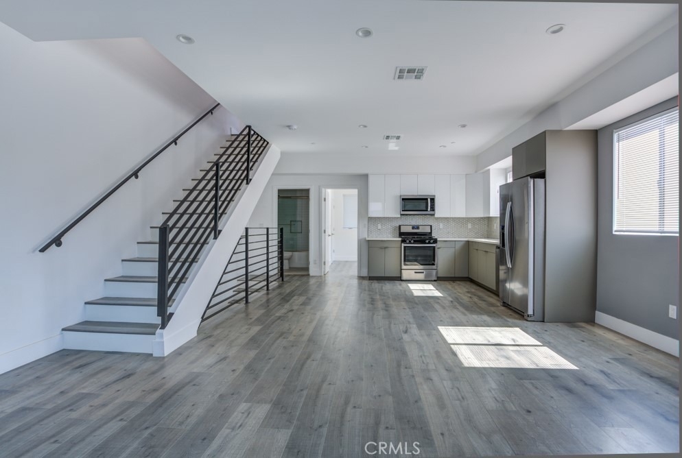 11637 1/2 Burbank Blvd - Photo 10