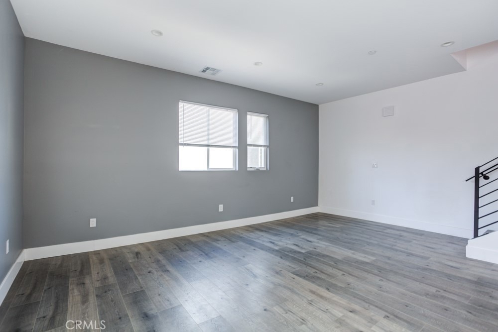 11637 1/2 Burbank Blvd - Photo 15