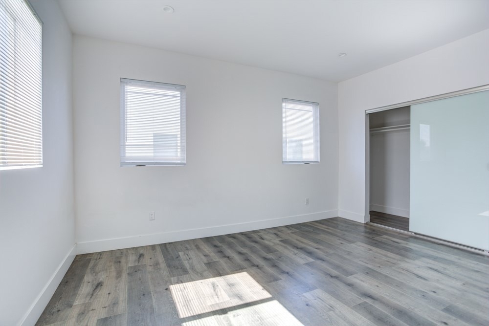 11637 1/2 Burbank Blvd - Photo 27