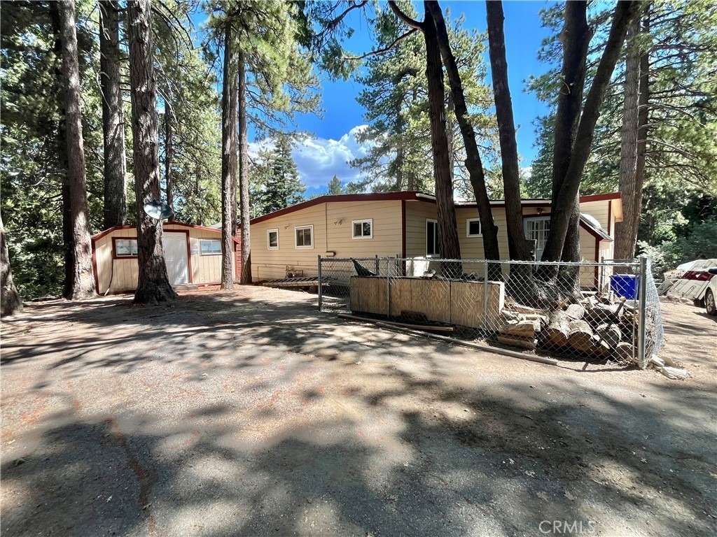 31527 Hilltop - Photo 1