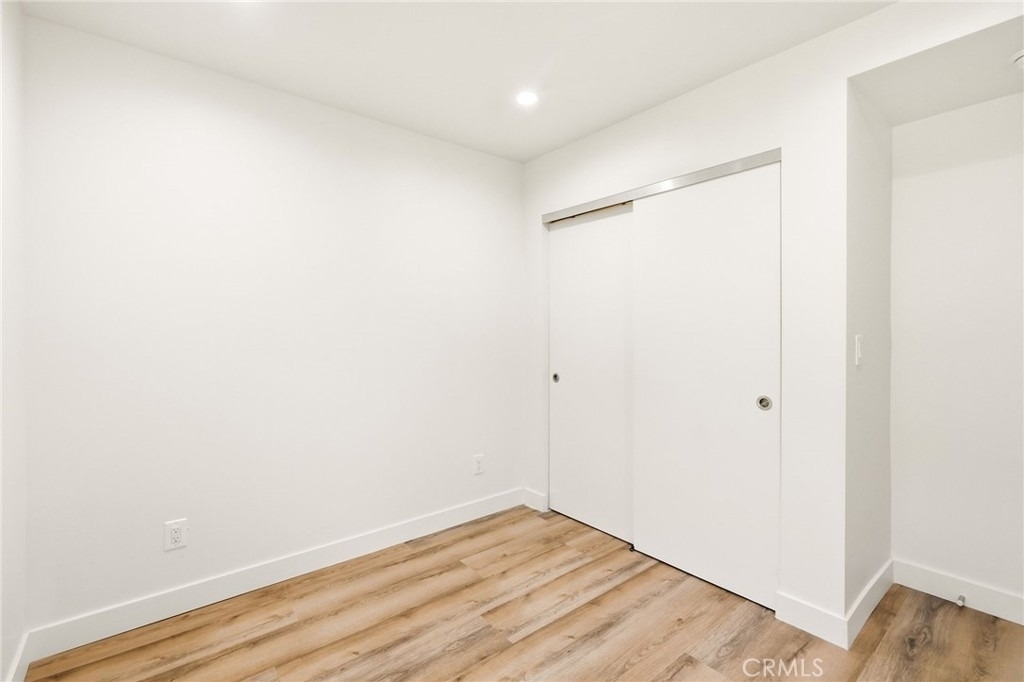 1122 N Beachwood - Photo 5