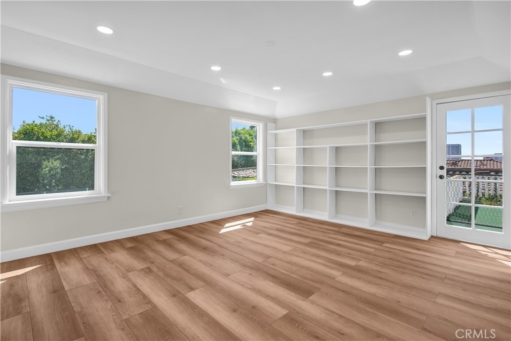 414 Hilgard Avenue - Photo 36