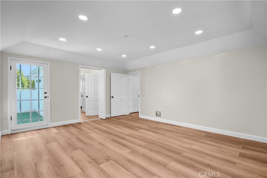 414 Hilgard Avenue - Photo 29