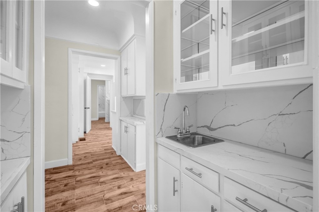 414 Hilgard Avenue - Photo 8