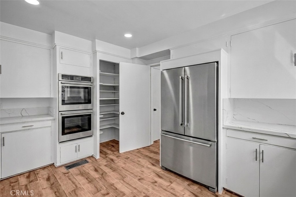 414 Hilgard Avenue - Photo 5