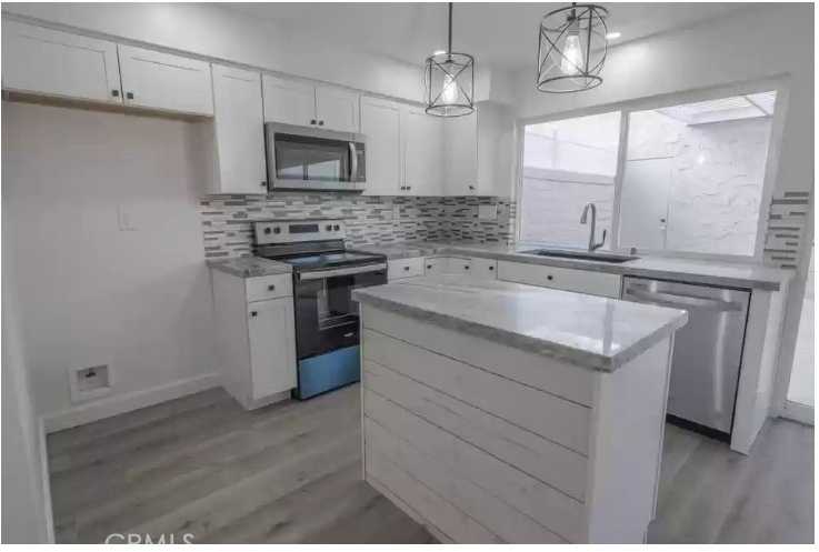 24219 La Glorita - Photo 1