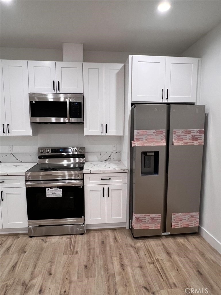 20517 Gault Street - Photo 10
