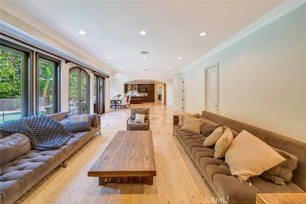 4822 Valjean Avenue - Photo 15