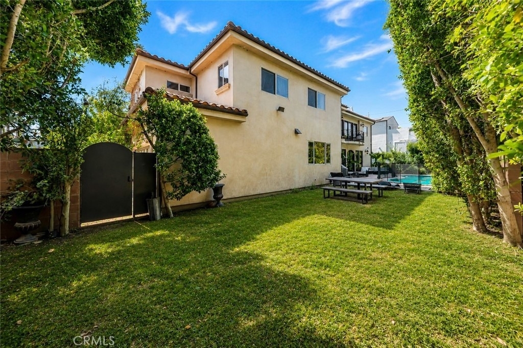 4822 Valjean Avenue - Photo 33