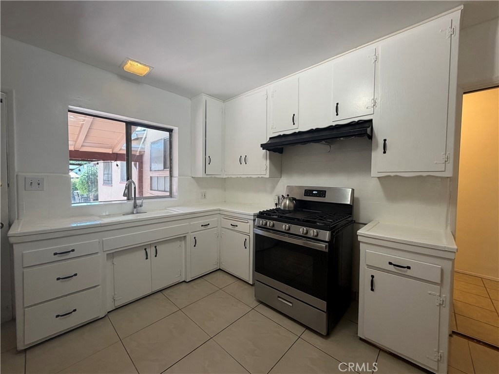 5646 1/2 Farmdale Avenue - Photo 12