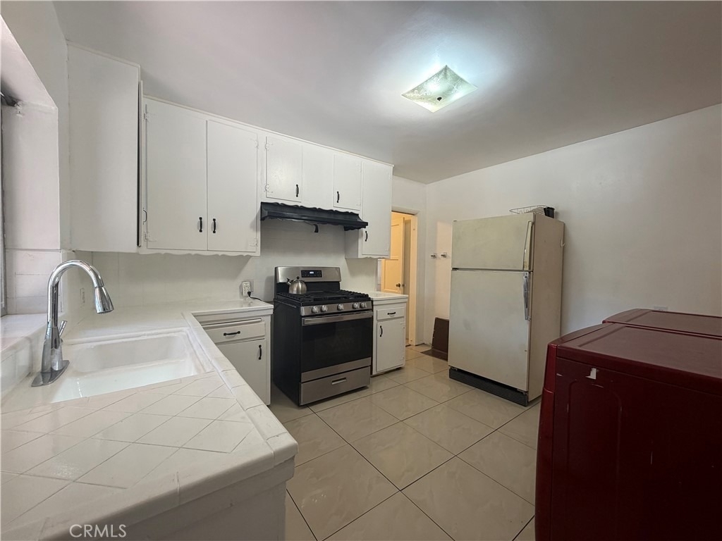 5646 1/2 Farmdale Avenue - Photo 14