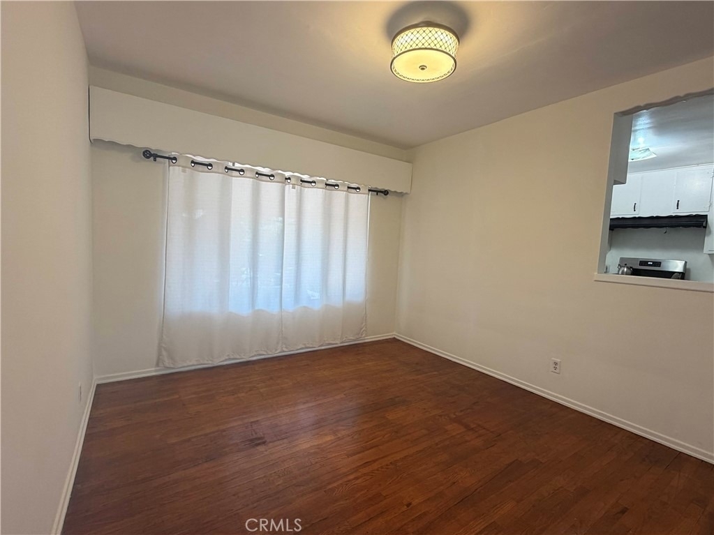 5646 1/2 Farmdale Avenue - Photo 5