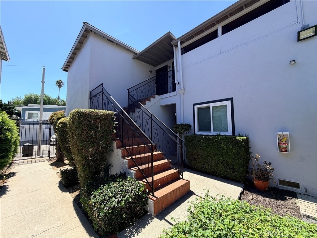 617 Kew Street - Photo 1