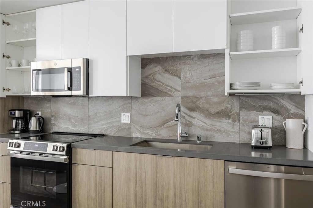 511 S Harbor - Photo 4