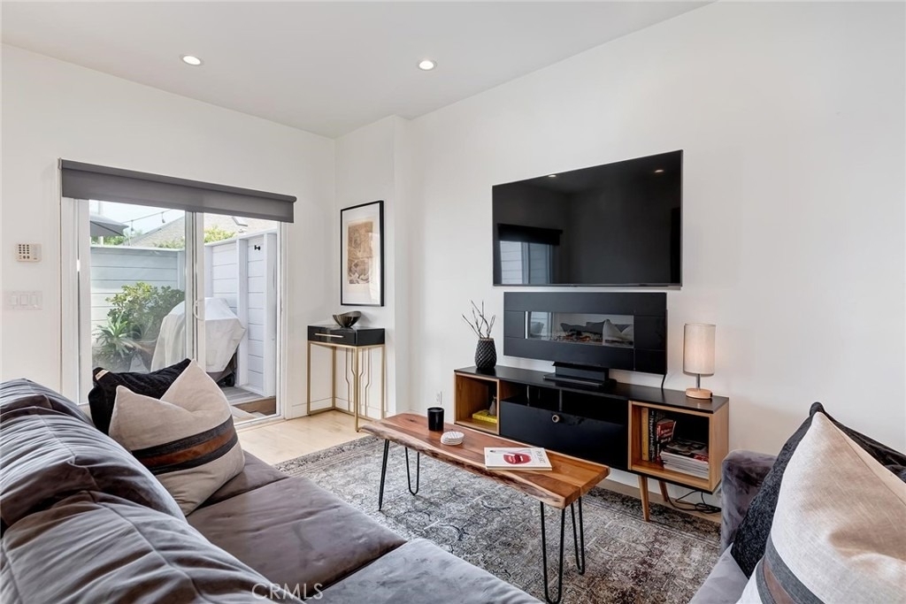 8611 Rosewood Avenue - Photo 1