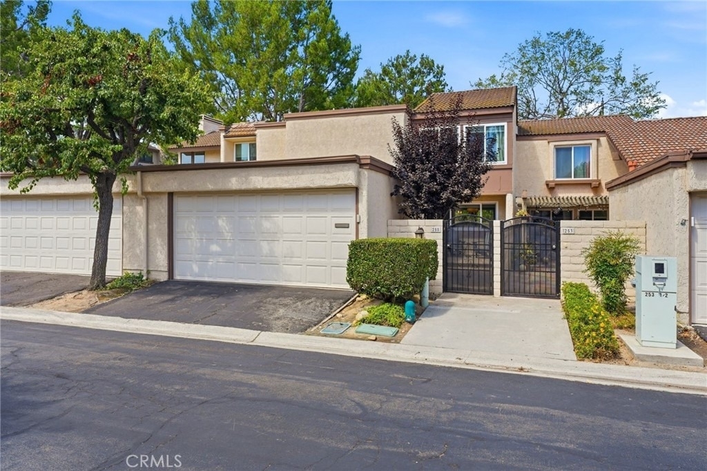 255 S Vista Del Monte - Photo 0