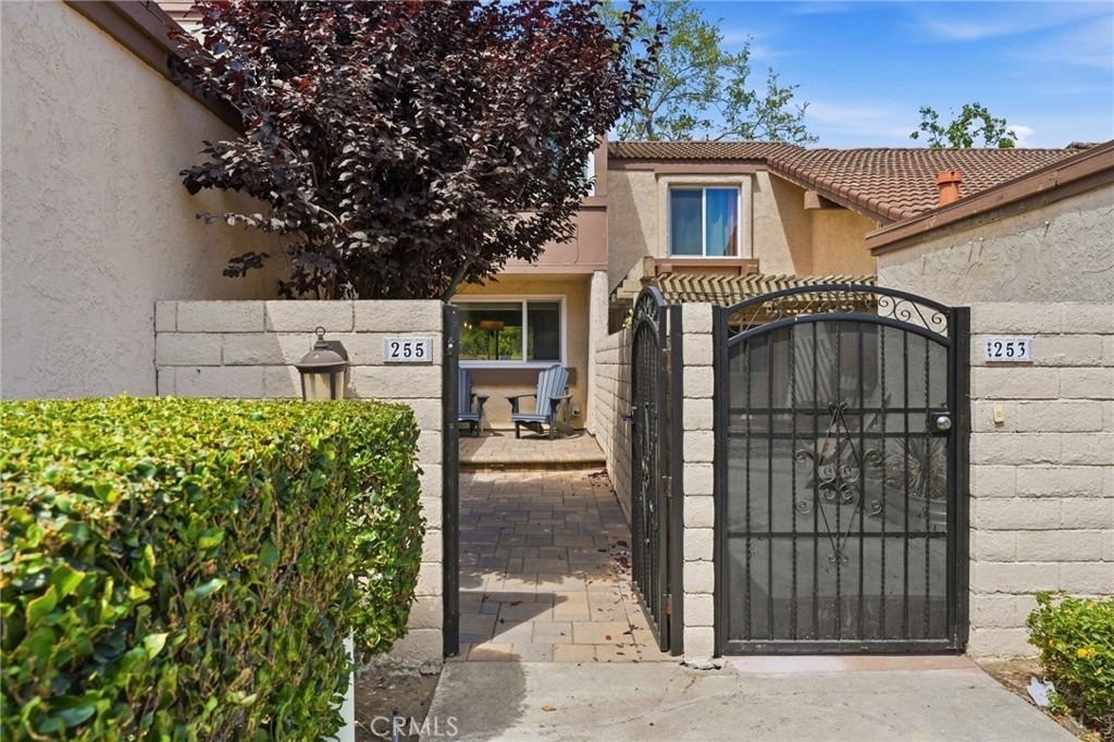 255 S Vista Del Monte - Photo 1