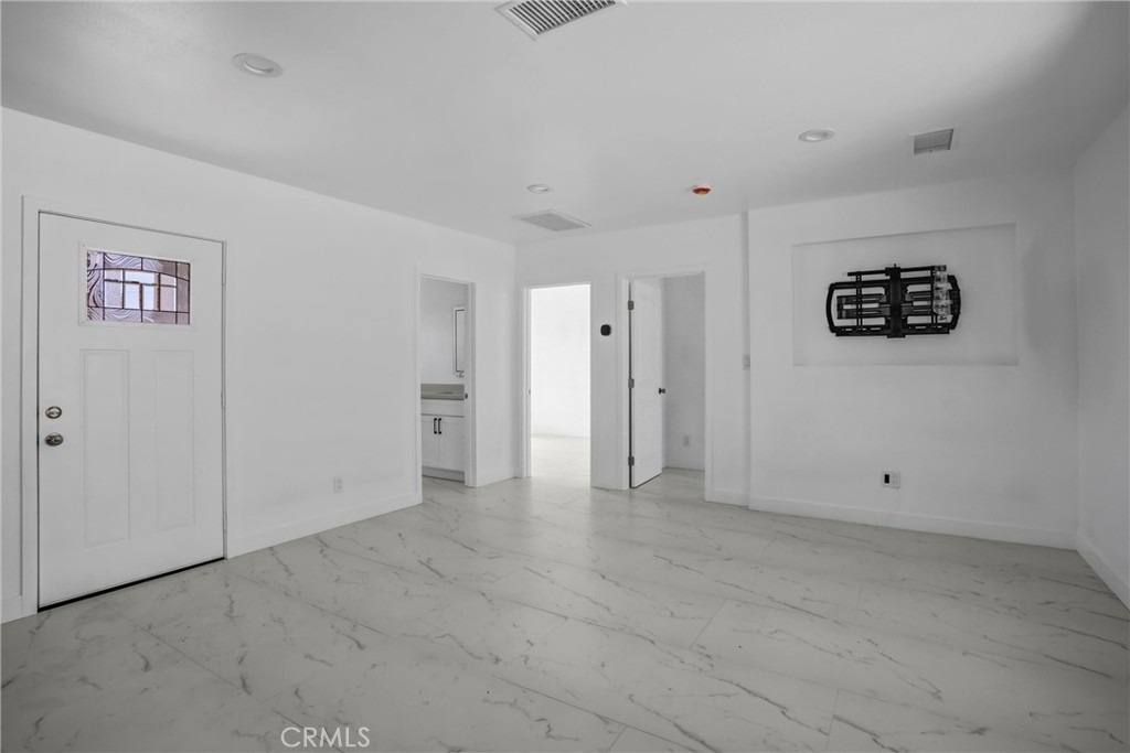 9983 Vernon Ave - Photo 6
