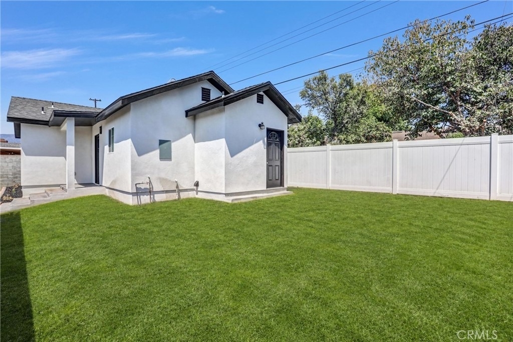 9983 Vernon Ave - Photo 0
