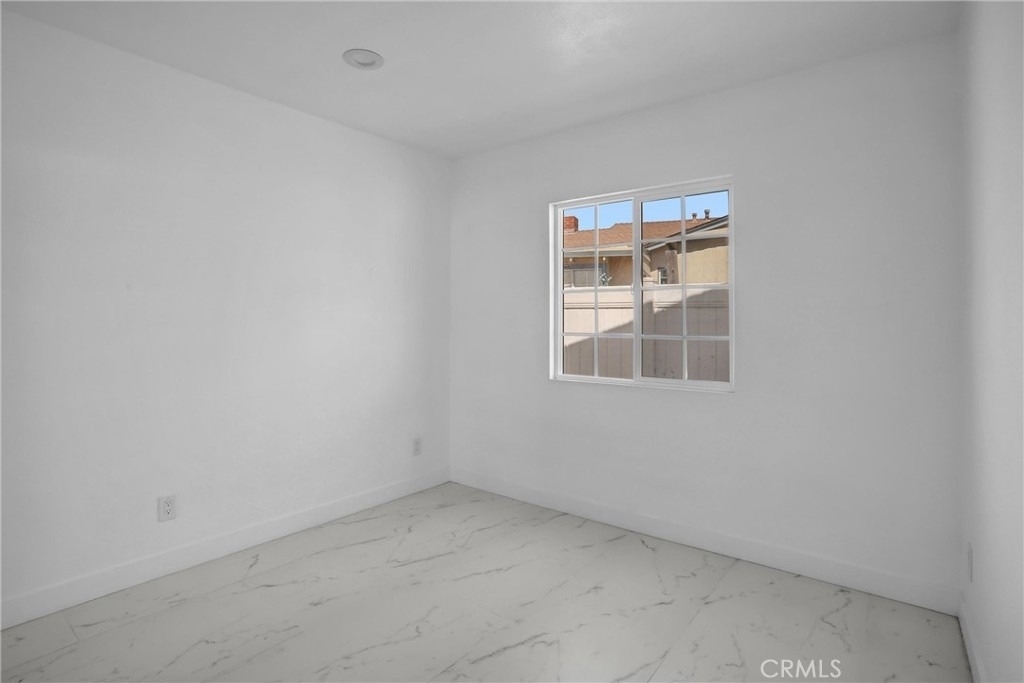 9983 Vernon Ave - Photo 13