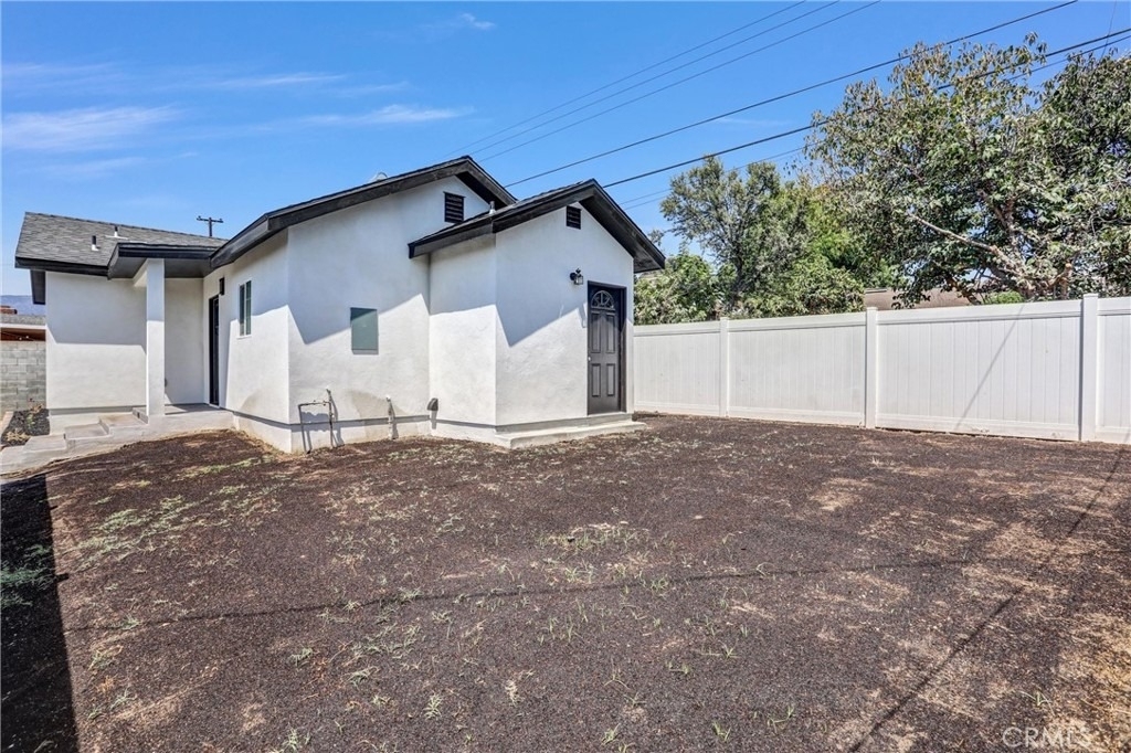 9983 Vernon Ave - Photo 3
