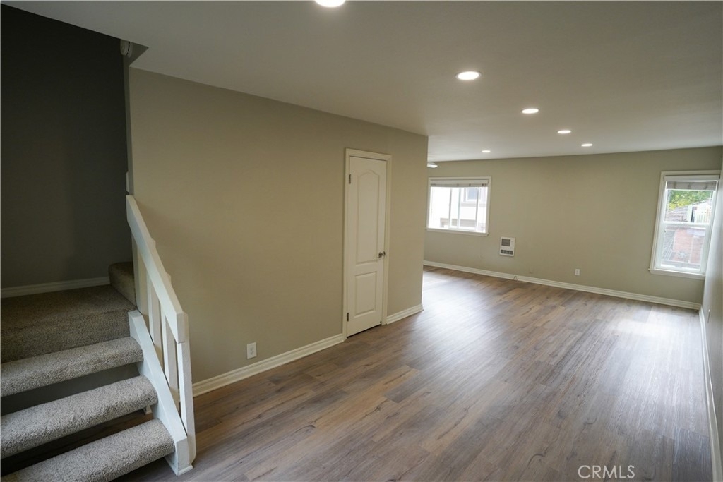 320 12th Street - Photo 8
