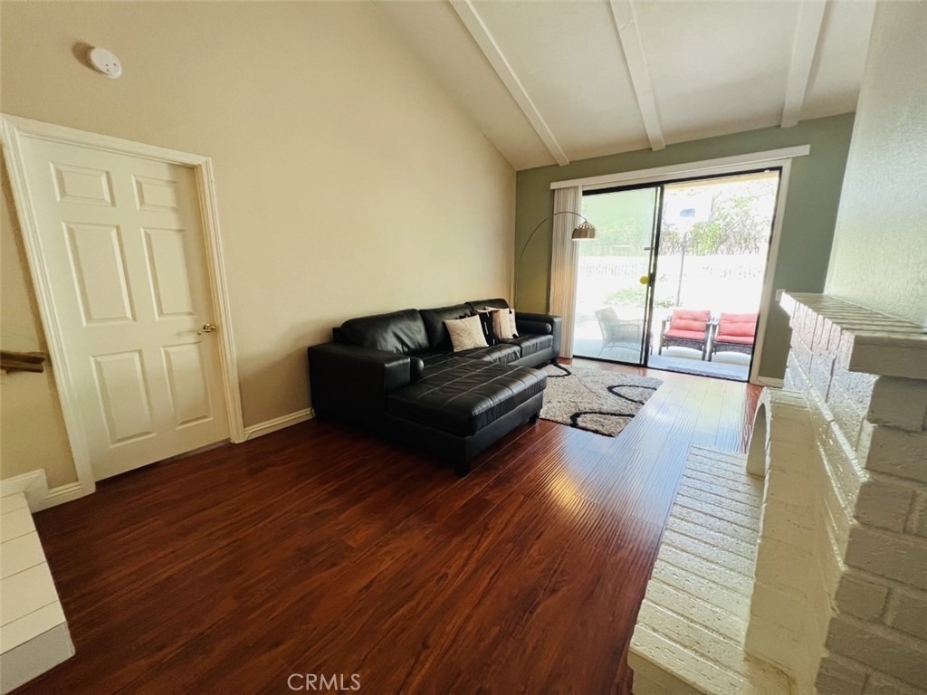 1001 Creekside Drive - Photo 2