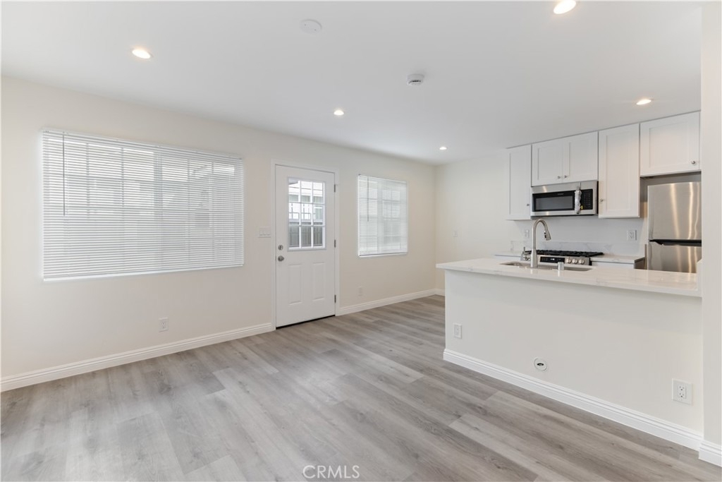 1128 W Balboa Blvd - Photo 9