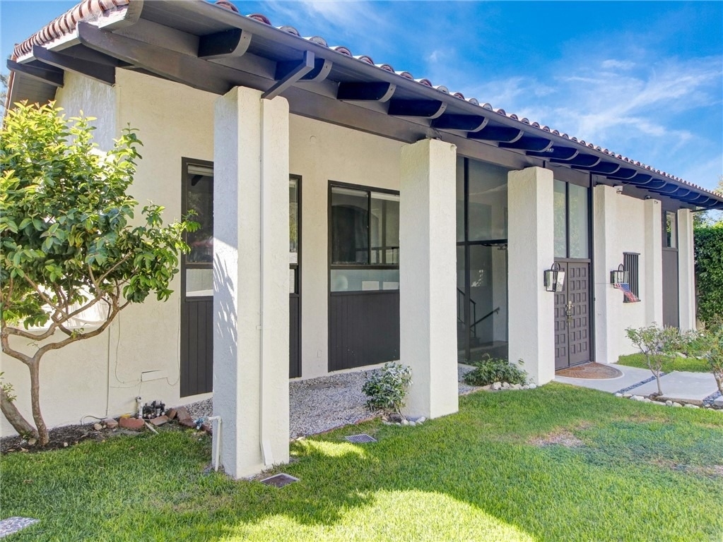 2801 Palos Verdes W - Photo 1