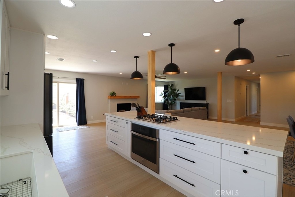 586 Poppy Lane - Photo 5