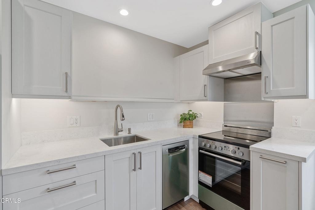 6341 1/2 Rosswood Terrace - Photo 7