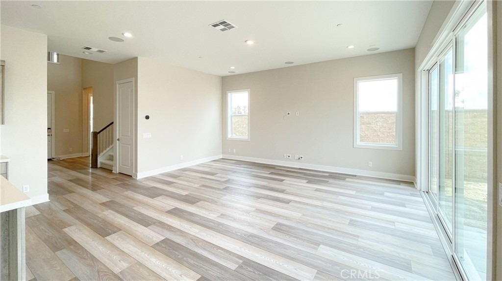 101 Walworth - Photo 4