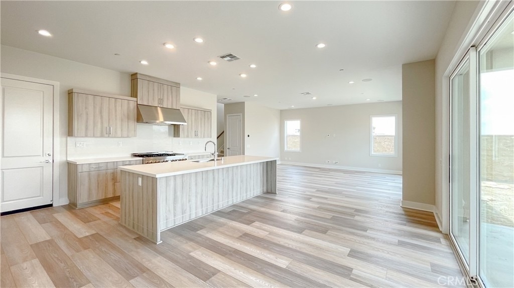 101 Walworth - Photo 3