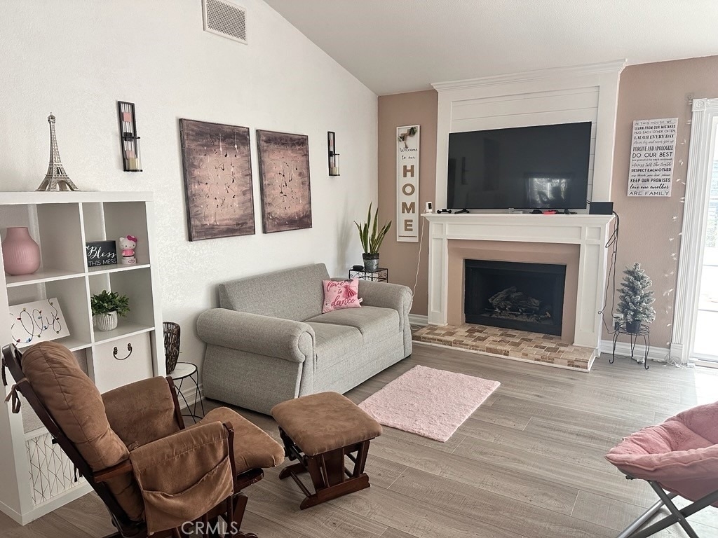 2181 Devonshire - Photo 12