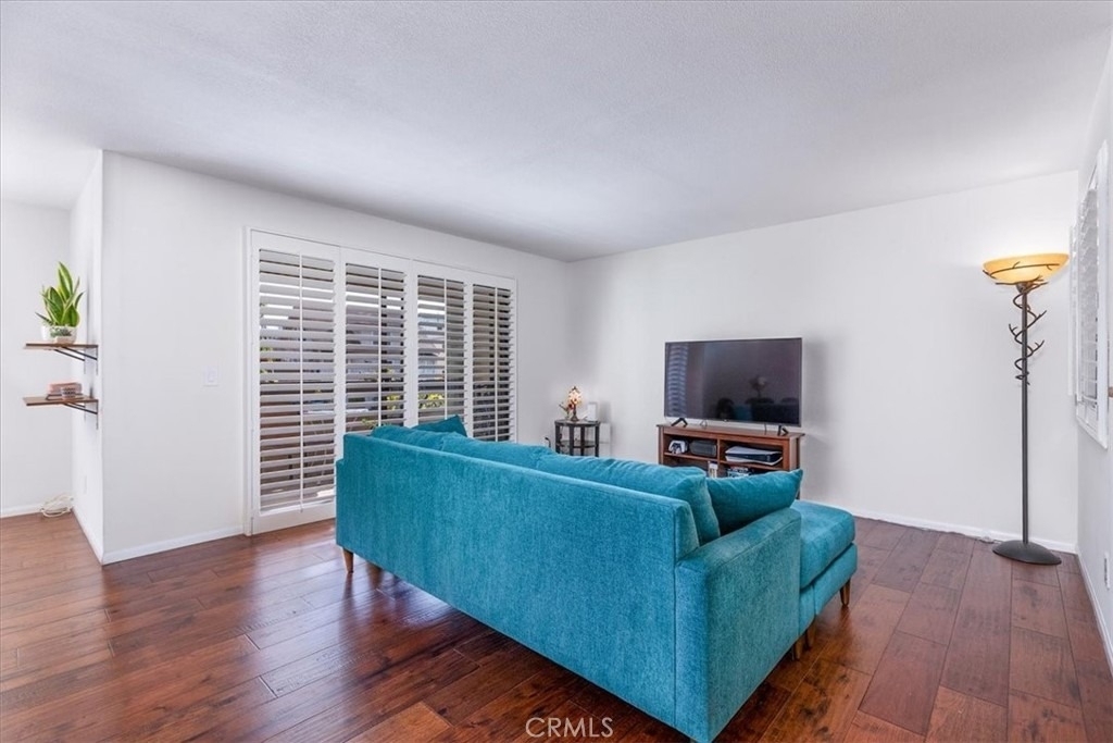 3930 Centre Street - Photo 4