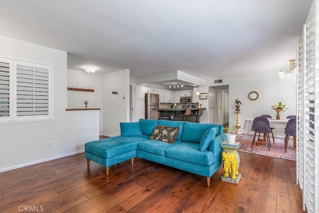 3930 Centre Street - Photo 3