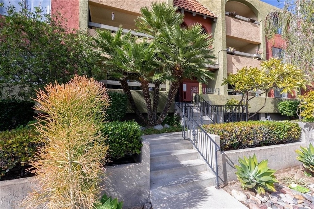 3930 Centre Street - Photo 2
