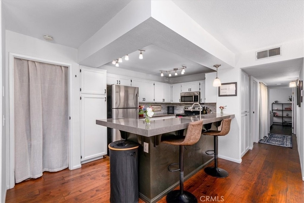 3930 Centre Street - Photo 7