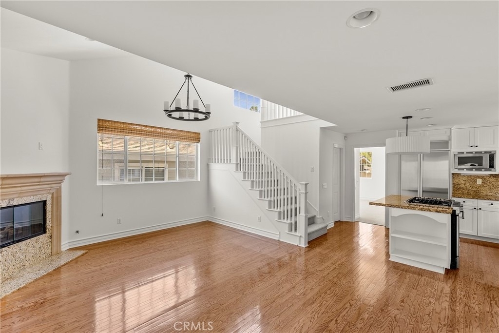 703 1/2 Poinsettia Avenue - Photo 2